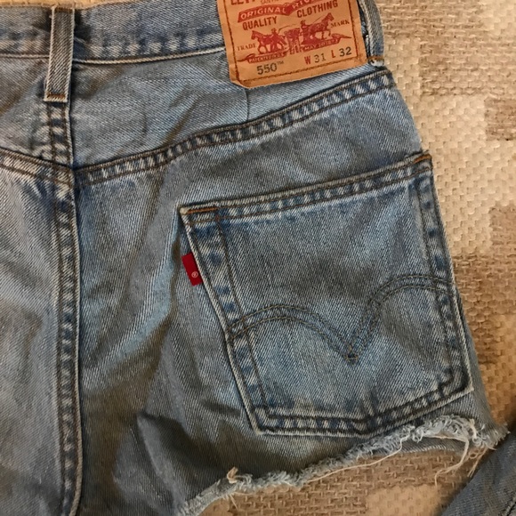 Vintage Levi high waisted denim shorts - Picture 3 of 3